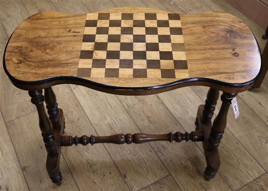 A games top stretcher table W.78cm